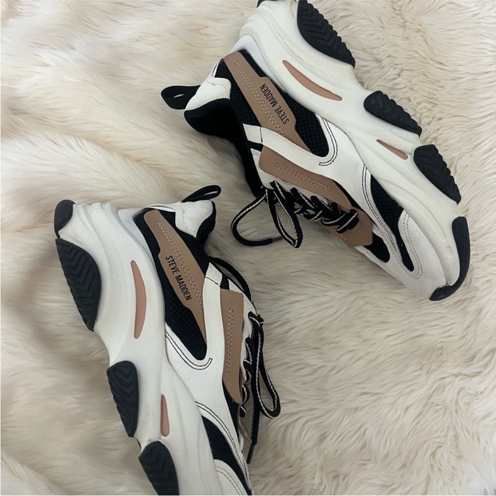 Steve Madden White, Black & Tan Chunky Lace-Up Sneakers